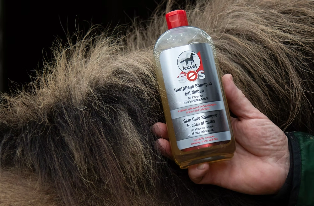 Jemný šampon na porušenou kůži, při letní vyrážce a při napadení roztoči Leovet SOS Hautpflege Shampoo Jemný šampon na porušenou kůži, při letní vyrážce a při napadení roztoči Leovet SOS Hautpflege Shampoo