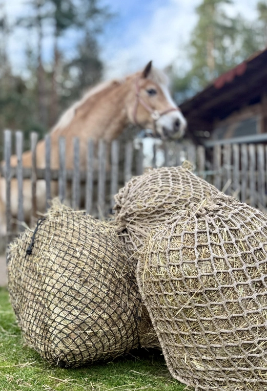 Extrémně pevná síť na seno Slowfeeder béžová Extrémně pevná síť na seno Slowfeeder béžová